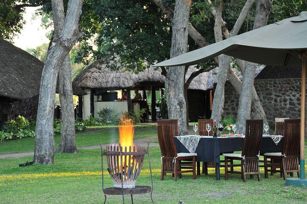 Three Cities Thorntree River Lodge Livingstone Esterno foto