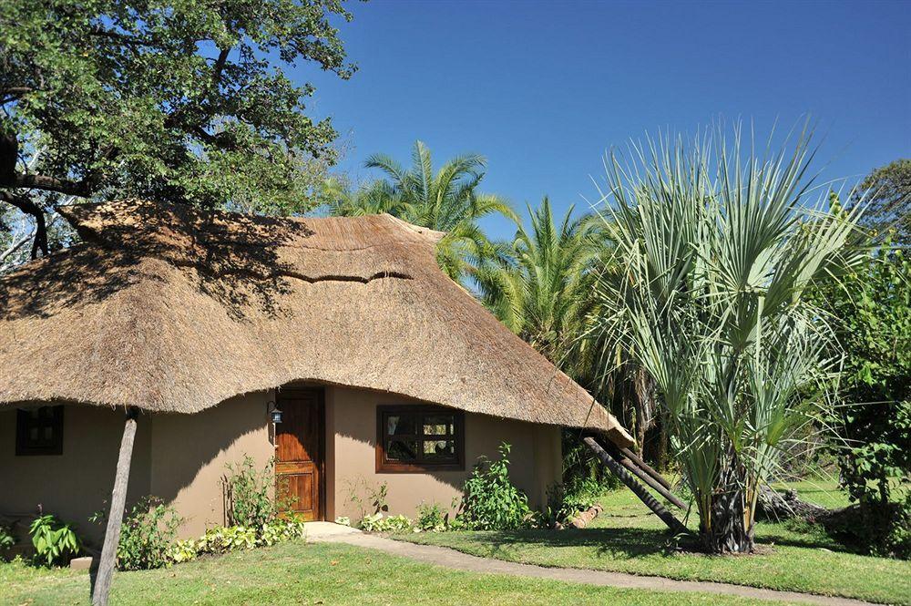 Three Cities Thorntree River Lodge Livingstone Esterno foto