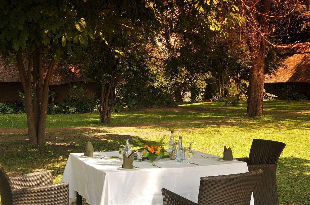 Three Cities Thorntree River Lodge Livingstone Esterno foto